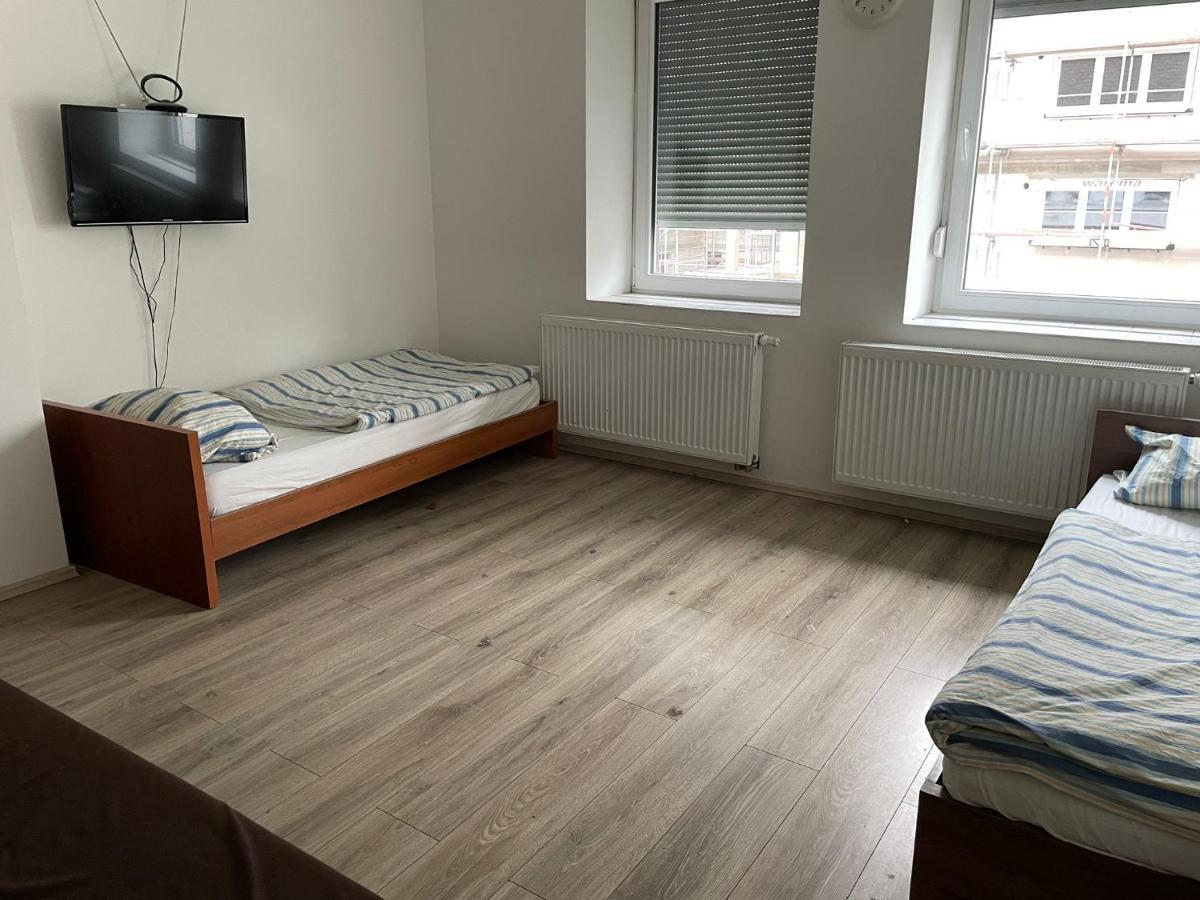 Monteur-Apartment Am Bahnhof Muhlheim am Main Екстер'єр фото