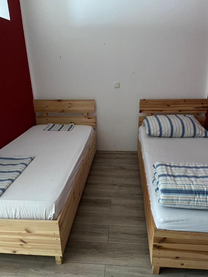 Monteur-Apartment Am Bahnhof Muhlheim am Main Екстер'єр фото